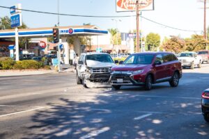 Mobile, AL – Multi-Vehicle Crash on Government Blvd Sends at Least One to Hospital