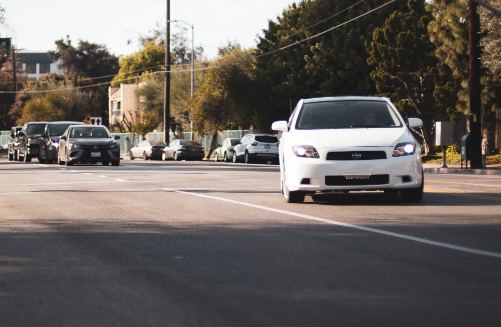 Mobile, AL – Multi-Vehicle Crash Involving Rollover on Hitt Rd